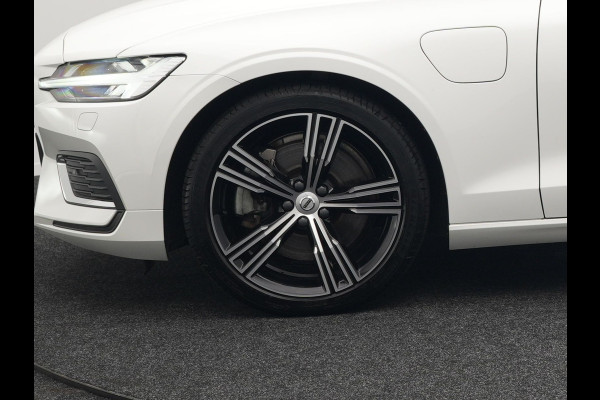 Volvo V60 T6 Recharge AWD Inscription Plug In Hybrid 33.000 KM !! Dealer O.H. PHEV | Panodak | Adaptive Cruise | Lederen Sportstoelen Memory | Trekhaak af Fabriek | Harman Kardon | Navigatie | Apple Carplay | Acam | L.M. 19" | Stoel & Stuurverwarming | DAB | Virtual |