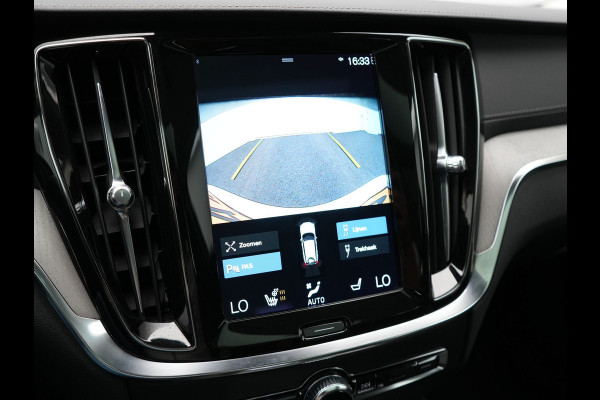 Volvo V60 T6 Recharge AWD Inscription Plug In Hybrid 33.000 KM !! Dealer O.H. PHEV | Panodak | Adaptive Cruise | Lederen Sportstoelen Memory | Trekhaak af Fabriek | Harman Kardon | Navigatie | Apple Carplay | Acam | L.M. 19" | Stoel & Stuurverwarming | DAB | Virtual |