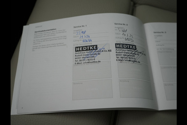 Volvo V60 T8 AWD Plus Dark Plug In Hybrid Thunder Grey 455pk Dealer O.H. Long Range PHEV | Panodak | Lederen Sportstoelen Memory | Pilot Assist | Google Assistant | Adaptive Cruise | Harman Kardon | Camera | Apple Carplay | Stoel & Stuurverwarming |