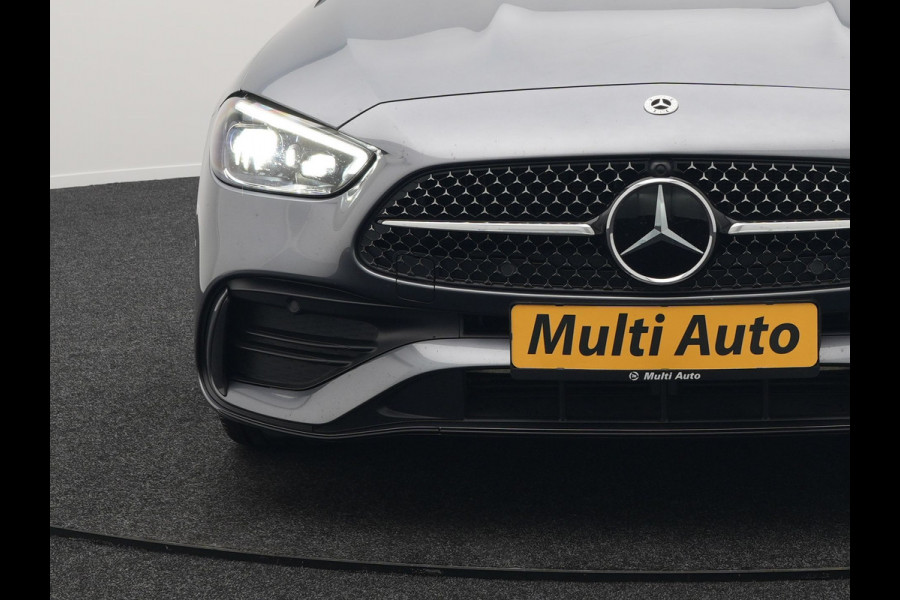 Mercedes-Benz C-Klasse Estate 300 e AMG Night Plug In Hybrid 320pk Dealer O.H. NIEUW MODEL PHEV | Panodak | Trekhaak af Fabriek | Alcantara Sportstoelen Verwarmd | Sfeerverlichting | Navigatie | Apple Carplay | Virtual | Camera | DAB |
