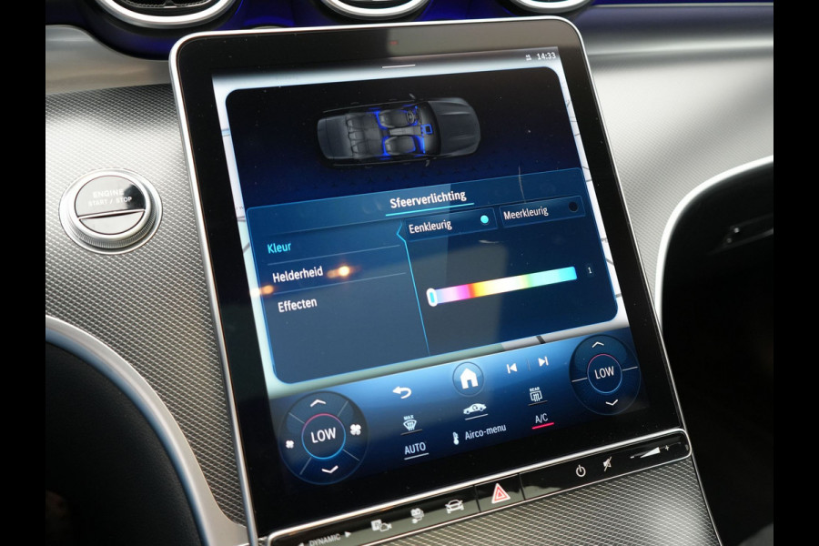 Mercedes-Benz C-Klasse Estate 300 e AMG Night Plug In Hybrid 320pk Dealer O.H. NIEUW MODEL PHEV | Panodak | Trekhaak af Fabriek | Alcantara Sportstoelen Verwarmd | Sfeerverlichting | Navigatie | Apple Carplay | Virtual | Camera | DAB |