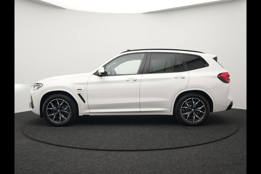 BMW X3 xDrive30e M Sport Plug In Hybrid PHEV | Facelift | Panodak | Carplay | Lederen Sportstoelen Verwarmd | Camera | Sfeerverlichting | Keyless |