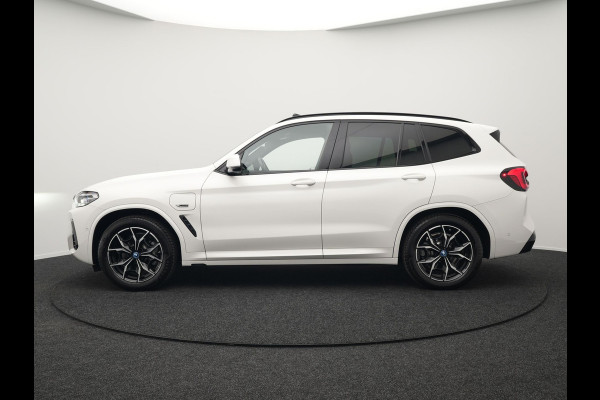 BMW X3 xDrive30e M Sport Plug In Hybrid PHEV | Facelift | Panodak | Carplay | Lederen Sportstoelen Verwarmd | Camera | Sfeerverlichting | Keyless |