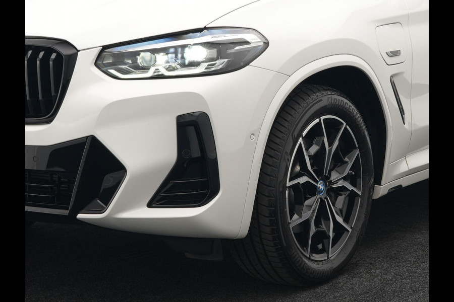 BMW X3 xDrive30e M Sport Plug In Hybrid PHEV | Facelift | Panodak | Carplay | Lederen Sportstoelen Verwarmd | Camera | Sfeerverlichting | Keyless |
