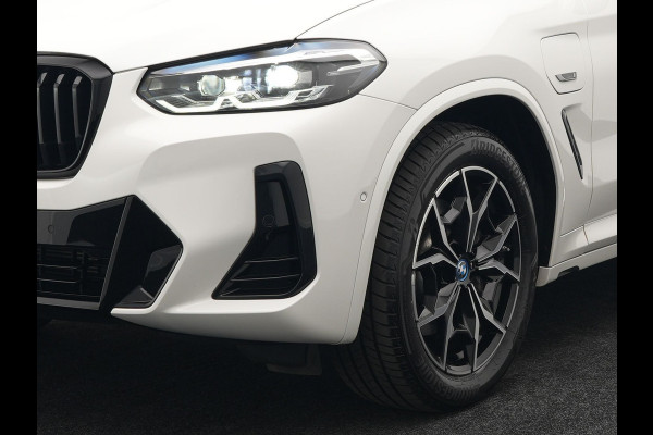 BMW X3 xDrive30e M Sport Plug In Hybrid PHEV | Facelift | Panodak | Carplay | Lederen Sportstoelen Verwarmd | Camera | Sfeerverlichting | Keyless |