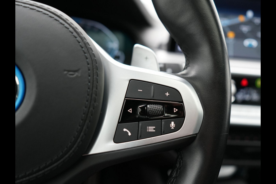 BMW X3 xDrive30e M Sport Plug In Hybrid PHEV | Facelift | Panodak | Carplay | Lederen Sportstoelen Verwarmd | Camera | Sfeerverlichting | Keyless |