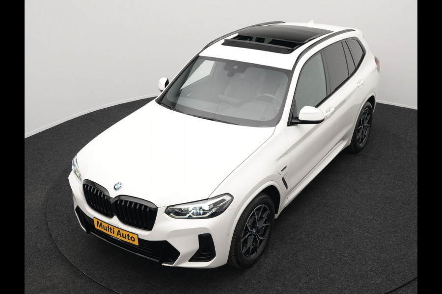 BMW X3 xDrive30e M Sport Plug In Hybrid PHEV | Facelift | Panodak | Carplay | Lederen Sportstoelen Verwarmd | Camera | Sfeerverlichting | Keyless |