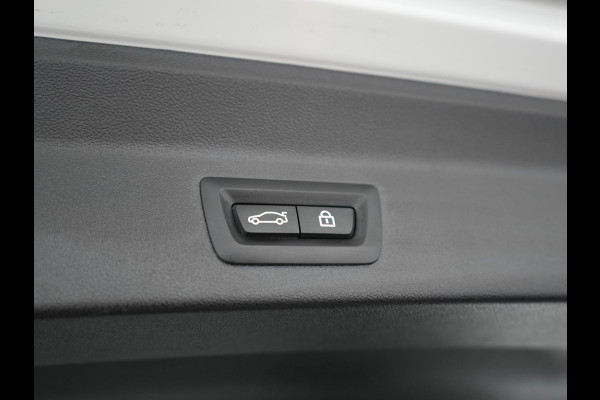 BMW X3 xDrive30e M Sport Plug In Hybrid PHEV | Facelift | Panodak | Carplay | Lederen Sportstoelen Verwarmd | Camera | Sfeerverlichting | Keyless |