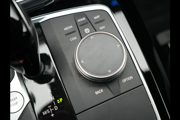 BMW X3 xDrive30e M Sport Plug In Hybrid PHEV | Facelift | Panodak | Carplay | Lederen Sportstoelen Verwarmd | Camera | Sfeerverlichting | Keyless |