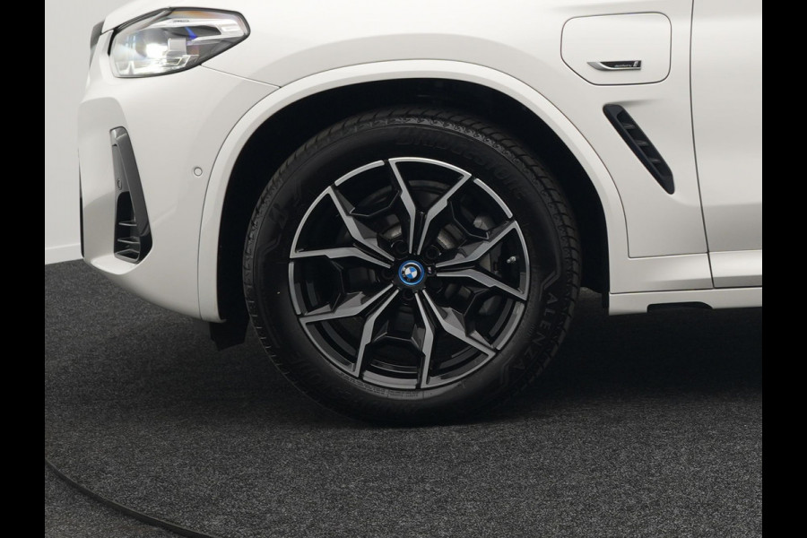 BMW X3 xDrive30e M Sport Plug In Hybrid PHEV | Facelift | Panodak | Carplay | Lederen Sportstoelen Verwarmd | Camera | Sfeerverlichting | Keyless |