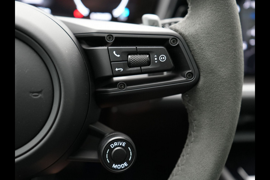 Porsche Cayenne Coupé 3.0 E-Hybrid Plug In Hybrid | MY 2024 | PHEV | Trekhaak Af Fabriek | Panodak | Luchtvering | Sportuitlaat | 4 Wiel Besturing | PDLS+ | Sport Chrono | InnoDrive Adaptive Cruise | SportDesign | Head up | Soft Close | 22"L.M | 360 Cam