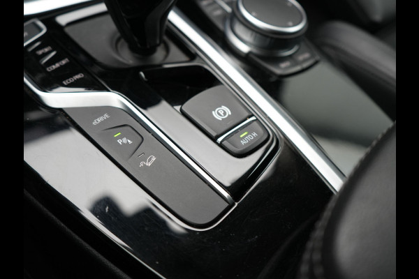 BMW X3 xDrive30e Executive Plug In Hybrid 293pk PHEV | Trekhaak af Fabriek | Head Up | Keyless | Sportstoelen Verwamd | Adaptive LED |  Apple Carplay | Navi Full Map | 18"L.M |