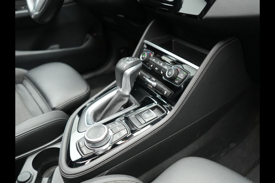 BMW 2 Serie Active Tourer 225xe iPerformance Sportline Plug In Hybrid 225pk PHEV | Panodak | Sportstoelen Memory | Camera | Stoelverwarming | Navi Full Map | Keyless | LED |