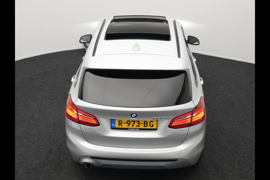 BMW 2 Serie Active Tourer 225xe iPerformance Sportline Plug In Hybrid 225pk PHEV | Panodak | Sportstoelen Memory | Camera | Stoelverwarming | Navi Full Map | Keyless | LED |