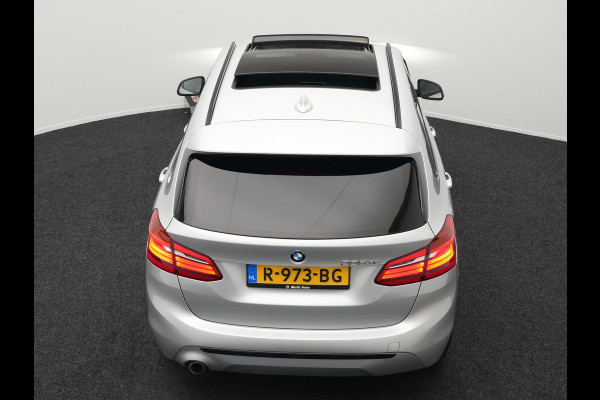 BMW 2 Serie Active Tourer 225xe iPerformance Sportline Plug In Hybrid 225pk PHEV | Panodak | Sportstoelen Memory | Camera | Stoelverwarming | Navi Full Map | Keyless | LED |