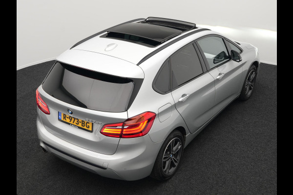 BMW 2 Serie Active Tourer 225xe iPerformance Sportline Plug In Hybrid 225pk PHEV | Panodak | Sportstoelen Memory | Camera | Stoelverwarming | Navi Full Map | Keyless | LED |