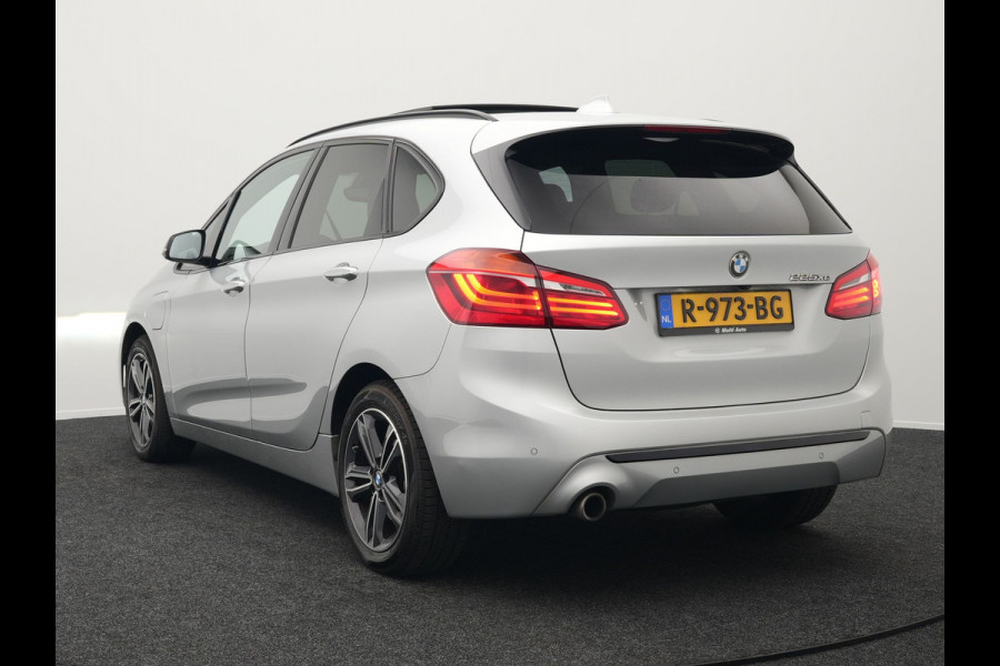 BMW 2 Serie Active Tourer 225xe iPerformance Sportline Plug In Hybrid 225pk PHEV | Panodak | Sportstoelen Memory | Camera | Stoelverwarming | Navi Full Map | Keyless | LED |