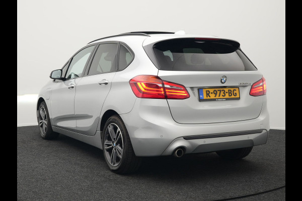 BMW 2 Serie Active Tourer 225xe iPerformance Sportline Plug In Hybrid 225pk PHEV | Panodak | Sportstoelen Memory | Camera | Stoelverwarming | Navi Full Map | Keyless | LED |