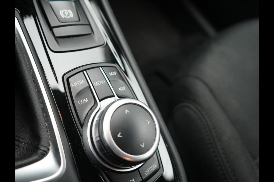 BMW 2 Serie Active Tourer 225xe iPerformance Executive Plug In Hybrid 225pk PHEV | Navi Full Map | Stoelverwarming | 17"L.M | Climate Control | El. Achterklep | Cruise Control |