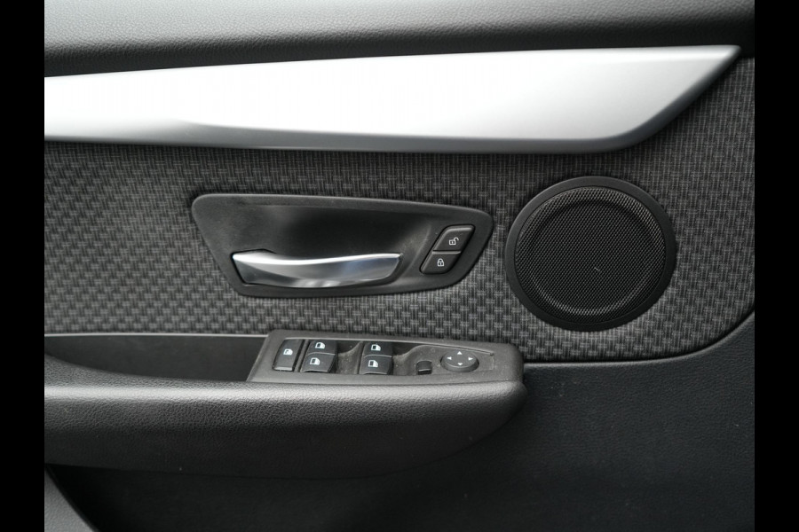 BMW 2 Serie Active Tourer 225xe iPerformance Executive Plug In Hybrid 225pk PHEV | Navi Full Map | Stoelverwarming | 17"L.M | Climate Control | El. Achterklep | Cruise Control |