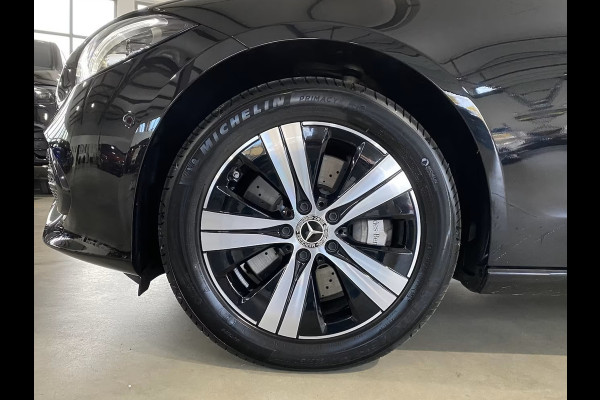 Mercedes-Benz C-Klasse Estate 300e T AVANTGARDE ** LED, MBUX+, PANORAMA, TREKH, WINTER- & SPIEGEL-PACK, KEYLESS ** 1e EIG - UNFALLFREI ** ** INFORMEER OOK NAAR ONZE AANTREKKELIJKE FINANCIAL-LEASE TARIEVEN **