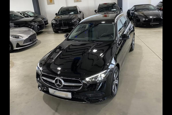 Mercedes-Benz C-Klasse Estate 300e T AVANTGARDE ** LED, MBUX+, PANORAMA, TREKH, WINTER- & SPIEGEL-PACK, KEYLESS ** 1e EIG - UNFALLFREI ** ** INFORMEER OOK NAAR ONZE AANTREKKELIJKE FINANCIAL-LEASE TARIEVEN **