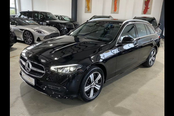 Mercedes-Benz C-Klasse Estate 300e T AVANTGARDE ** LED, MBUX+, PANORAMA, TREKH, WINTER- & SPIEGEL-PACK, KEYLESS ** 1e EIG - UNFALLFREI ** ** INFORMEER OOK NAAR ONZE AANTREKKELIJKE FINANCIAL-LEASE TARIEVEN **