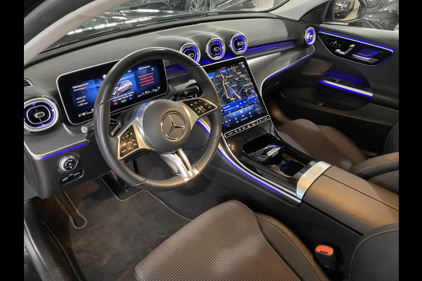 Mercedes-Benz C-Klasse Estate 300e T AVANTGARDE ** LED, MBUX+, PANORAMA, TREKH, WINTER- & SPIEGEL-PACK, KEYLESS ** 1e EIG - UNFALLFREI ** ** INFORMEER OOK NAAR ONZE AANTREKKELIJKE FINANCIAL-LEASE TARIEVEN **