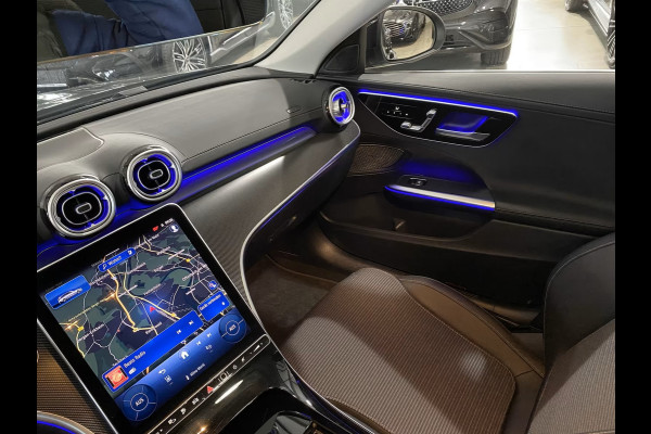 Mercedes-Benz C-Klasse Estate 300e T AVANTGARDE ** LED, MBUX+, PANORAMA, TREKH, WINTER- & SPIEGEL-PACK, KEYLESS ** 1e EIG - UNFALLFREI ** ** INFORMEER OOK NAAR ONZE AANTREKKELIJKE FINANCIAL-LEASE TARIEVEN **