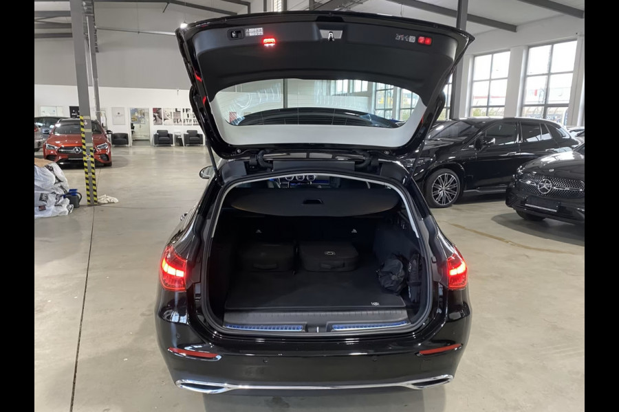 Mercedes-Benz C-Klasse Estate 300e T AVANTGARDE ** LED, MBUX+, PANORAMA, TREKH, WINTER- & SPIEGEL-PACK, KEYLESS ** 1e EIG - UNFALLFREI ** ** INFORMEER OOK NAAR ONZE AANTREKKELIJKE FINANCIAL-LEASE TARIEVEN **
