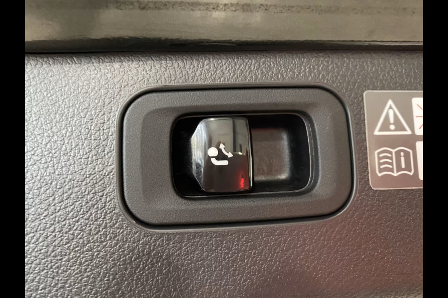 Mercedes-Benz C-Klasse Estate 300e T AVANTGARDE ** LED, MBUX+, PANORAMA, TREKH, WINTER- & SPIEGEL-PACK, KEYLESS ** 1e EIG - UNFALLFREI ** ** INFORMEER OOK NAAR ONZE AANTREKKELIJKE FINANCIAL-LEASE TARIEVEN **