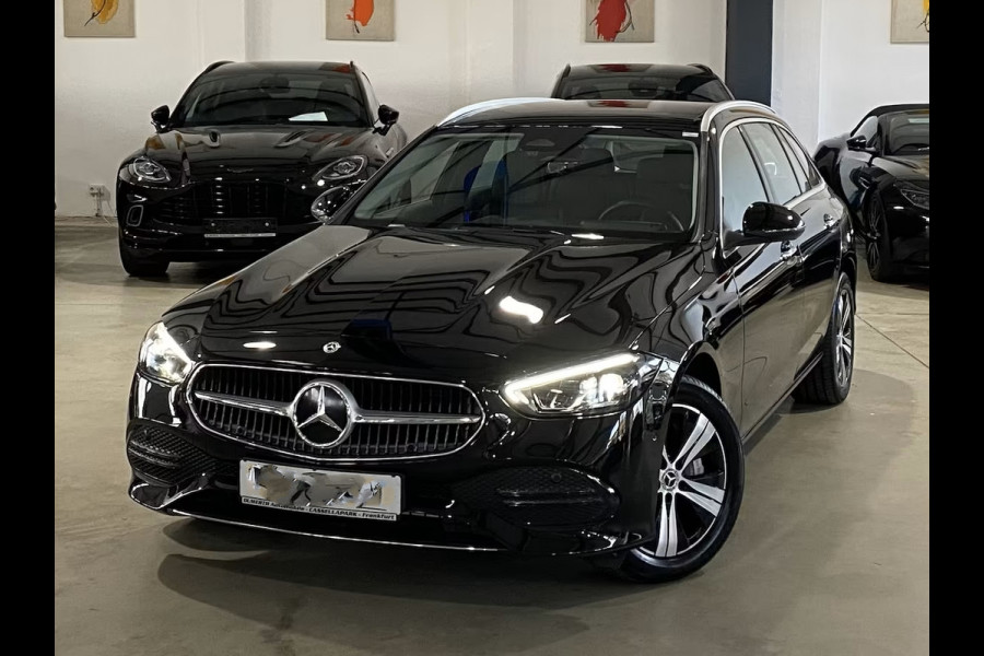 Mercedes-Benz C-Klasse Estate 300e T AVANTGARDE ** LED, MBUX+, PANORAMA, TREKH, WINTER- & SPIEGEL-PACK, KEYLESS ** 1e EIG - UNFALLFREI ** ** INFORMEER OOK NAAR ONZE AANTREKKELIJKE FINANCIAL-LEASE TARIEVEN **
