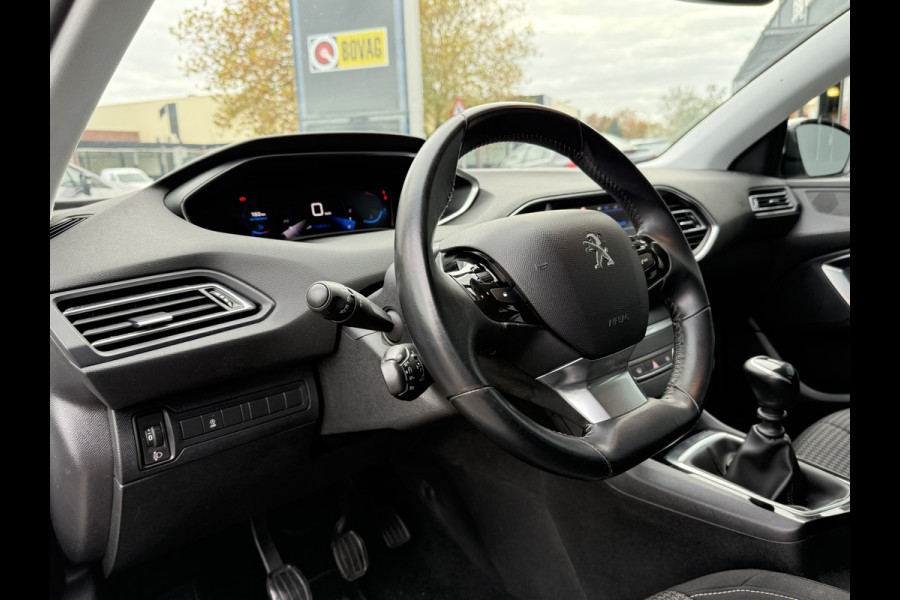 Peugeot 308 BWJ 2021 / 1.2 PT 111 PK Active Pack | TREKHAAK | VIRT COCKPIT | CLIMA | CARPLAY | NAVI | CRISE | DAB | LICHTMETAAL |