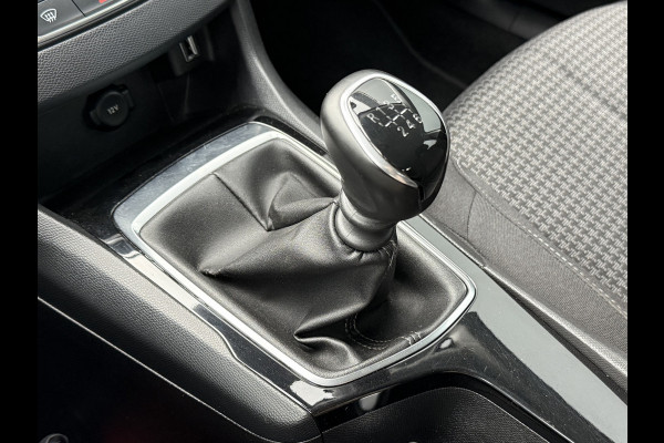 Peugeot 308 BWJ 2021 / 1.2 PT 111 PK Active Pack | TREKHAAK | VIRT COCKPIT | CLIMA | CARPLAY | NAVI | CRISE | DAB | LICHTMETAAL |