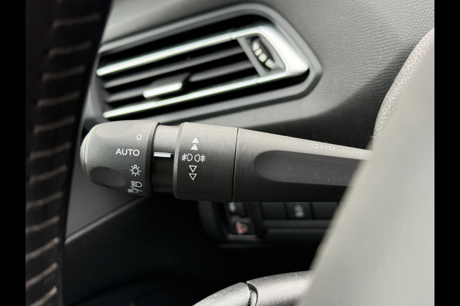 Peugeot 308 BWJ 2021 / 1.2 PT 111 PK Active Pack | TREKHAAK | VIRT COCKPIT | CLIMA | CARPLAY | NAVI | CRISE | DAB | LICHTMETAAL |