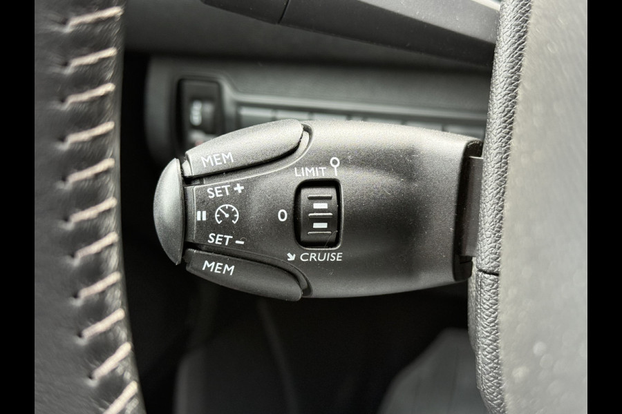Peugeot 308 BWJ 2021 / 1.2 PT 111 PK Active Pack | TREKHAAK | VIRT COCKPIT | CLIMA | CARPLAY | NAVI | CRISE | DAB | LICHTMETAAL |