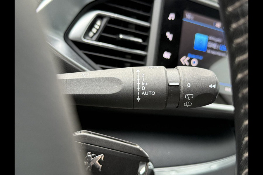 Peugeot 308 BWJ 2021 / 1.2 PT 111 PK Active Pack | TREKHAAK | VIRT COCKPIT | CLIMA | CARPLAY | NAVI | CRISE | DAB | LICHTMETAAL |