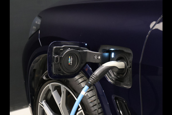 BMW X5 xDrive45e M Sport High Executive [SCHUIFKANTELDAK, HARMAN/KARDON, APPLE CARPLAY, ANDROID, MEMORY SEATS, STOELMASSAGE, 360 CAMERA, STUURVERWARMING, HEAD-UP, ADAPTIVE CRUISE, STOELVENTILATIE, STOELVERWARMING, NIEUWSTAAT]