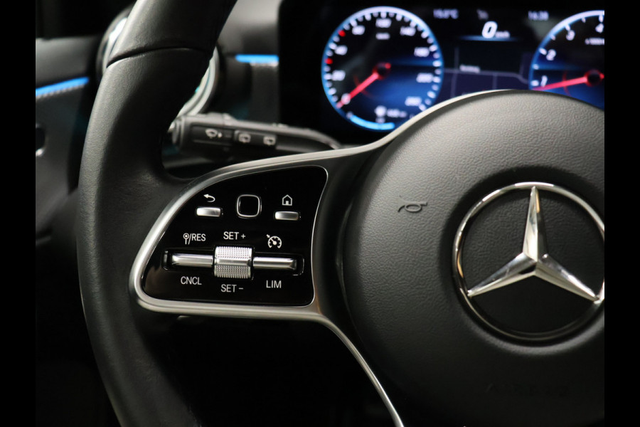Mercedes-Benz A-Klasse 160 Business Solution Luxury [SFEERVERLICHTING, CAMERA, VOL LEDER, 6-BAK, STOELVERWARMING, BLUETOOTH, CRUISE, CLIMATE, NIEUWSTAAT]