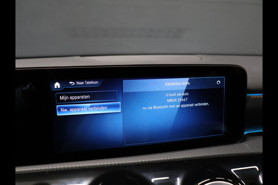 Mercedes-Benz A-Klasse 160 Business Solution Luxury [SFEERVERLICHTING, CAMERA, VOL LEDER, 6-BAK, STOELVERWARMING, BLUETOOTH, CRUISE, CLIMATE, NIEUWSTAAT]