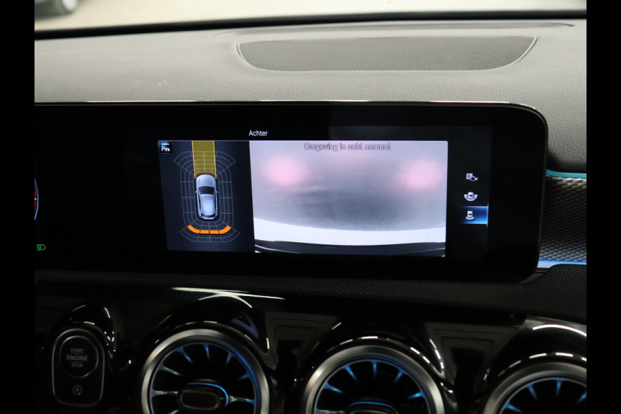 Mercedes-Benz A-Klasse 160 Business Solution Luxury [SFEERVERLICHTING, CAMERA, VOL LEDER, 6-BAK, STOELVERWARMING, BLUETOOTH, CRUISE, CLIMATE, NIEUWSTAAT]