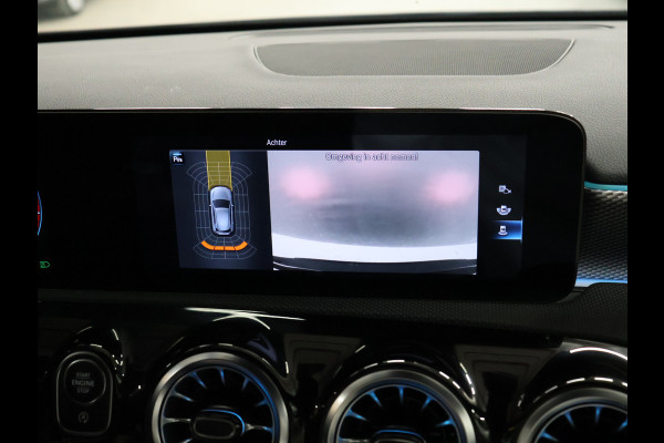 Mercedes-Benz A-Klasse 160 Business Solution Luxury [SFEERVERLICHTING, CAMERA, VOL LEDER, 6-BAK, STOELVERWARMING, BLUETOOTH, CRUISE, CLIMATE, NIEUWSTAAT]
