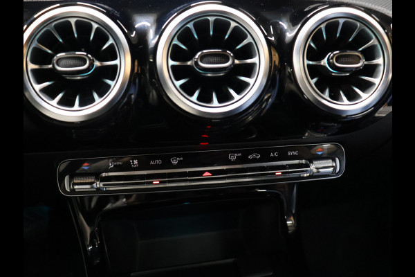 Mercedes-Benz A-Klasse 160 Business Solution Luxury [SFEERVERLICHTING, CAMERA, VOL LEDER, 6-BAK, STOELVERWARMING, BLUETOOTH, CRUISE, CLIMATE, NIEUWSTAAT]