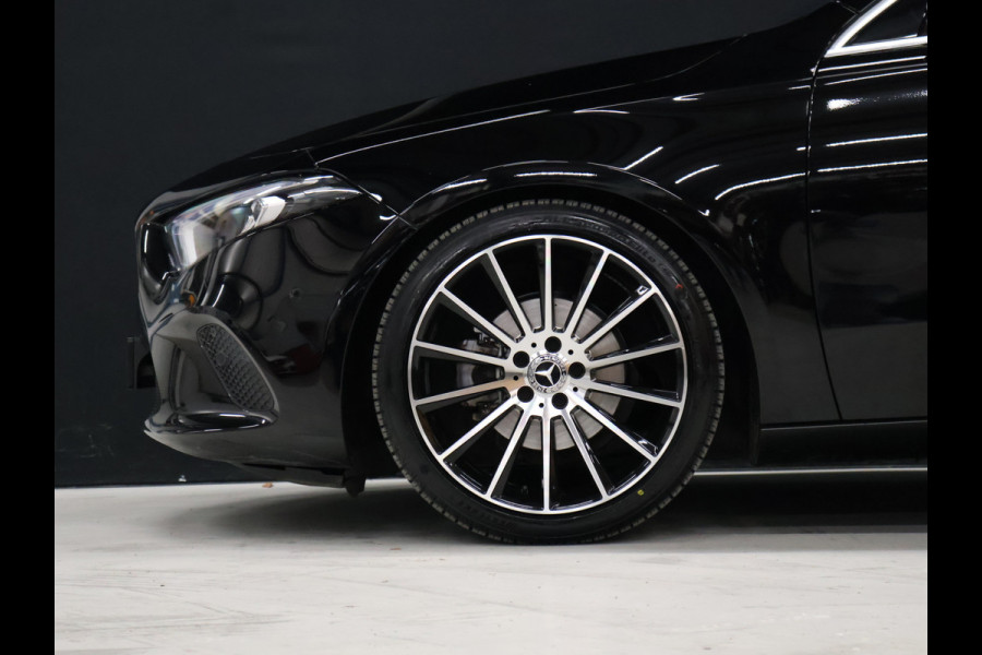 Mercedes-Benz A-Klasse 160 Business Solution Luxury [SFEERVERLICHTING, CAMERA, VOL LEDER, 6-BAK, STOELVERWARMING, BLUETOOTH, CRUISE, CLIMATE, NIEUWSTAAT]