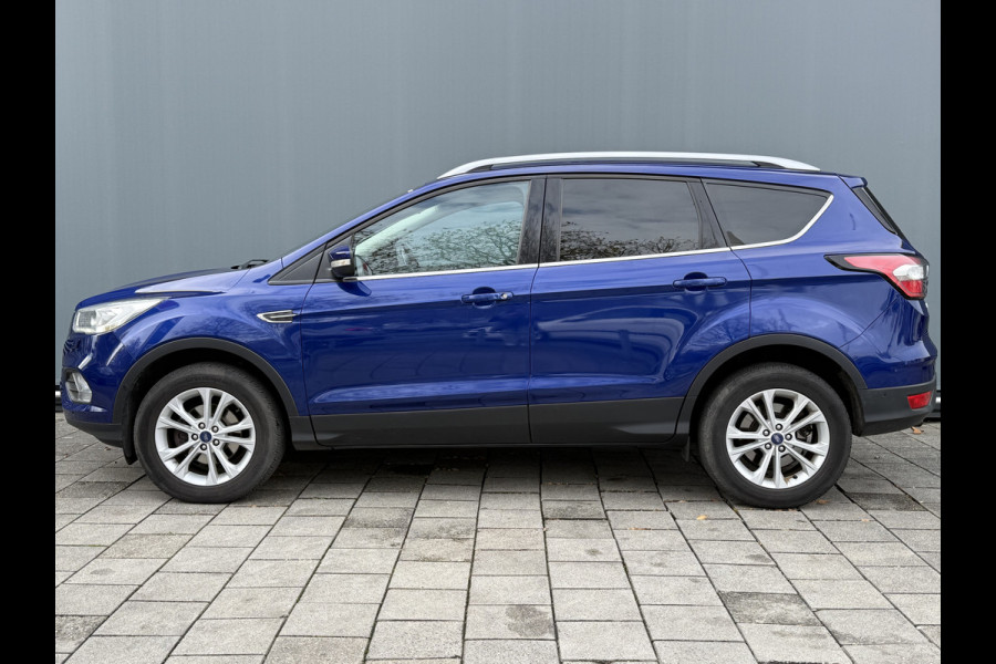 Ford Kuga BWJ 2018 | 1.5T 150PK Titanium | TREKHAAK | CLIMA | NAVI | STOEL VERW | CARPLAY | STUURWIEL VERW | PRIVACY GLASS |