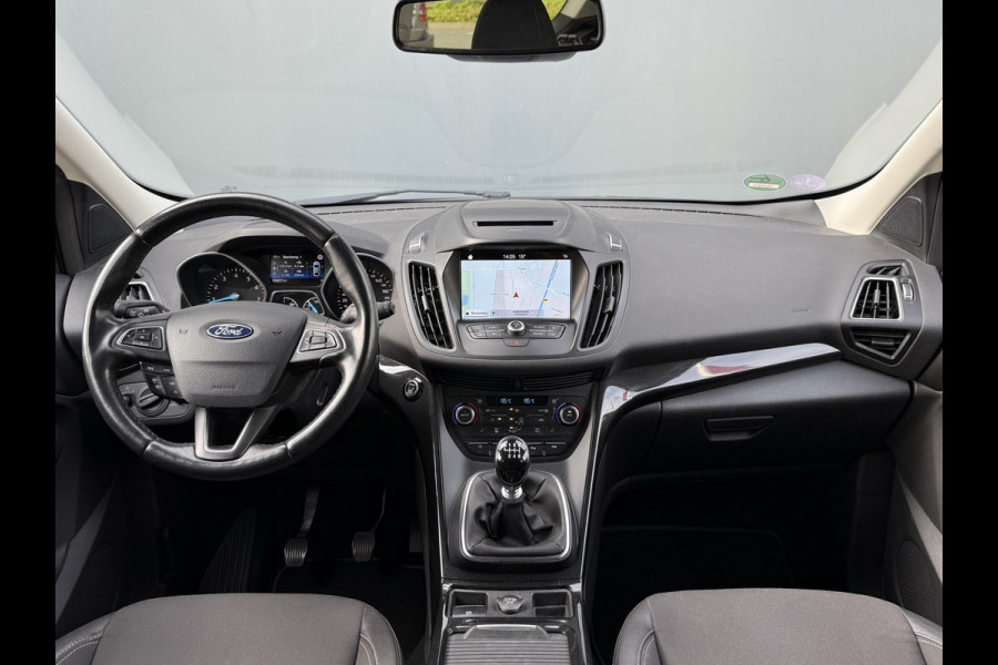 Ford Kuga BWJ 2018 | 1.5T 150PK Titanium | TREKHAAK | CLIMA | NAVI | STOEL VERW | CARPLAY | STUURWIEL VERW | PRIVACY GLASS |