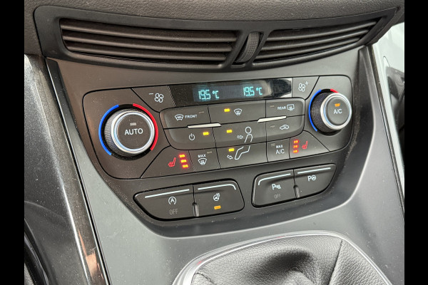 Ford Kuga BWJ 2018 | 1.5T 150PK Titanium | TREKHAAK | CLIMA | NAVI | STOEL VERW | CARPLAY | STUURWIEL VERW | PRIVACY GLASS |