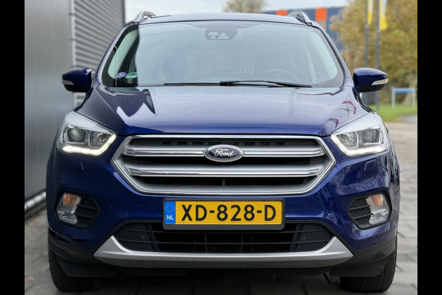 Ford Kuga BWJ 2018 | 1.5T 150PK Titanium | TREKHAAK | CLIMA | NAVI | STOEL VERW | CARPLAY | STUURWIEL VERW | PRIVACY GLASS |
