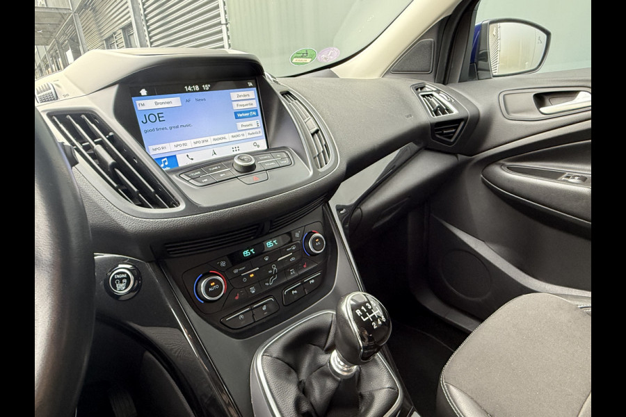 Ford Kuga BWJ 2018 | 1.5T 150PK Titanium | TREKHAAK | CLIMA | NAVI | STOEL VERW | CARPLAY | STUURWIEL VERW | PRIVACY GLASS |