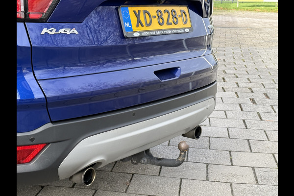 Ford Kuga BWJ 2018 | 1.5T 150PK Titanium | TREKHAAK | CLIMA | NAVI | STOEL VERW | CARPLAY | STUURWIEL VERW | PRIVACY GLASS |